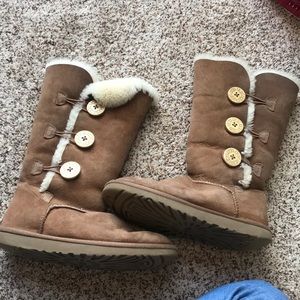 UGG triple Bailey button boots in Chestnut